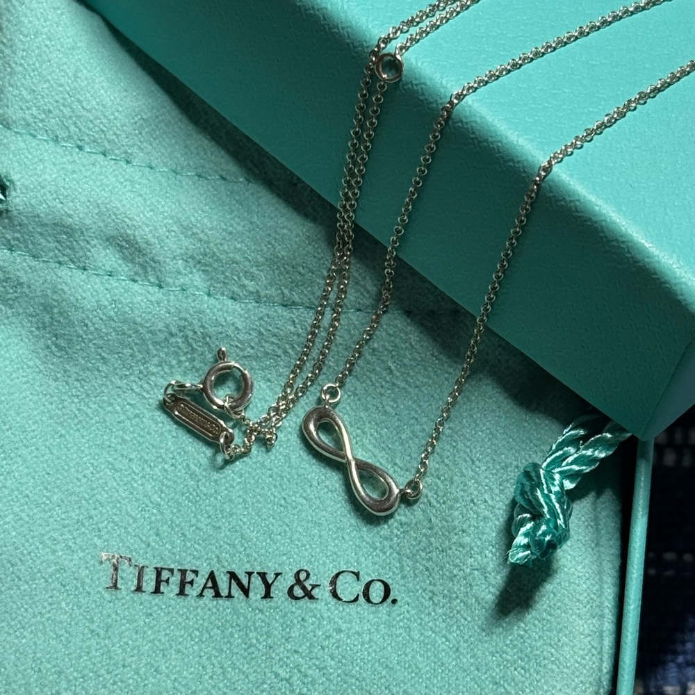 Tiffany & Co. Sterling Silver Infinity Necklace with Signature Blue Pouch - Picture 4 of 7